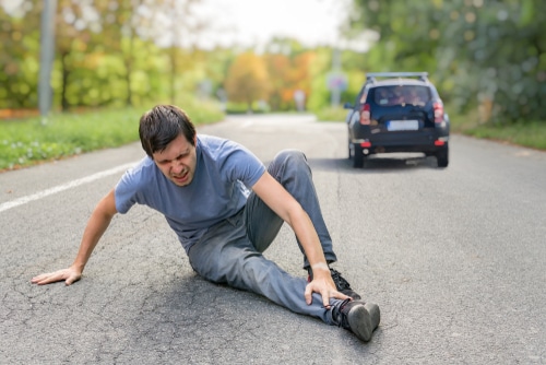 Verkehrsunfall – Kollision eines eine Bundesstraße überquerenden Radfahrers mit Kraftfahrzeug