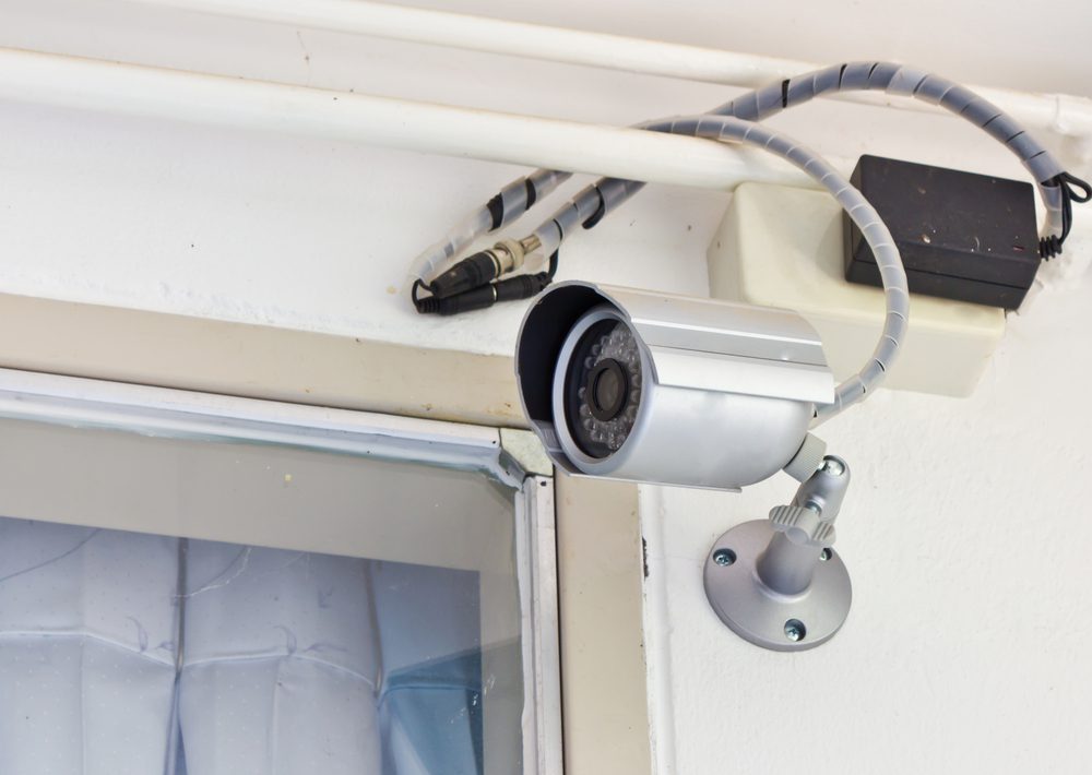 Как можно установить камеру. Камера видеонаблюдения St-190 IP Home. Камера видеонаблюдения с цоколем е27. Камера наблюдения на окно. Камера видеонаблюдения на доме.