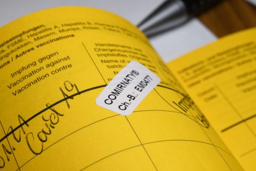 Fälschung von Impfpässen und die Nutzung gefälschter Impfpässe